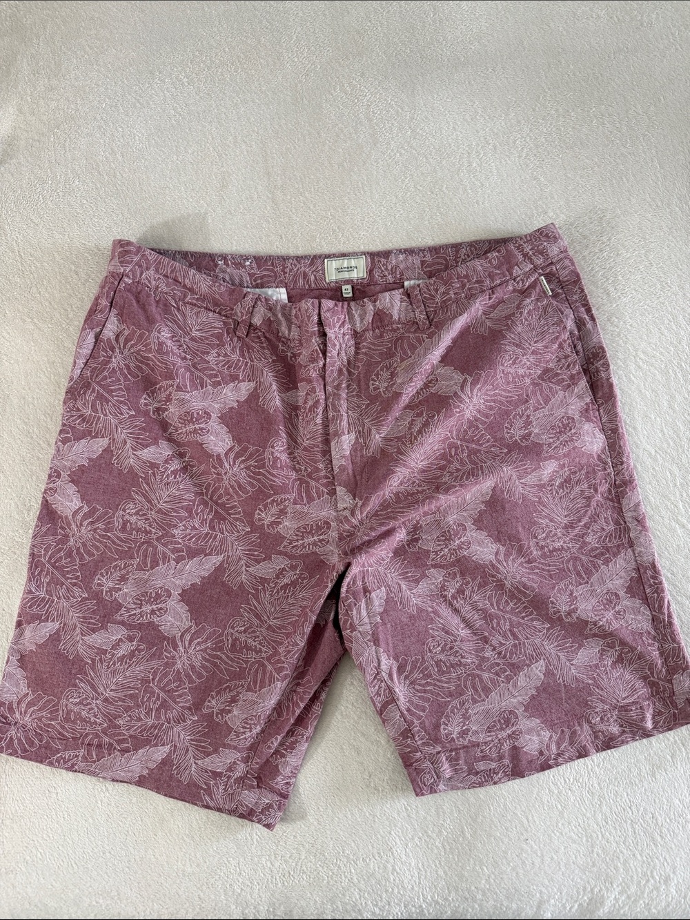 7 Diamonds Mauve Leaf-Print Flat Front Shorts